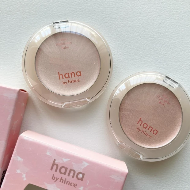 ファミマで買えるプチプラコスメ♪hana by hinceのシャインハイライターバームで手に入れるナチュラルな光沢感！_1