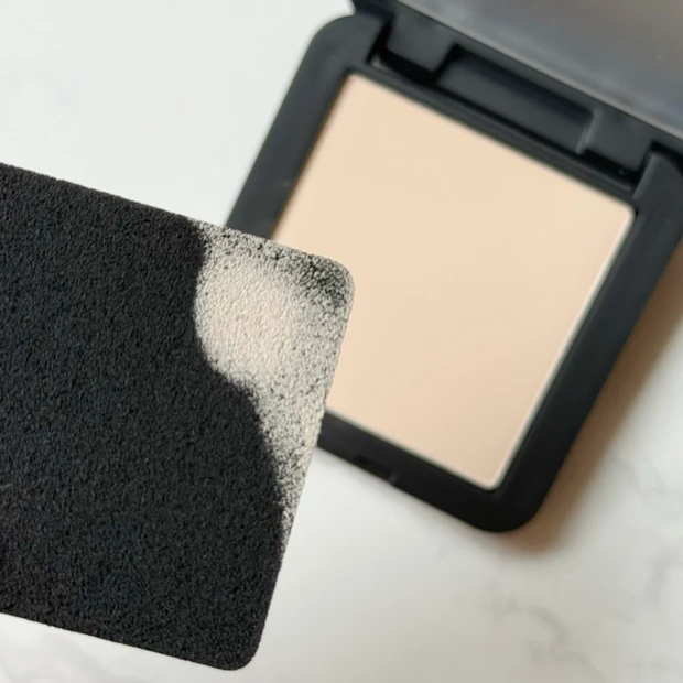 MAKE UP FOR EVER HDスキン プレストパウダーで一日中くずれないさらふわ肌_2_1