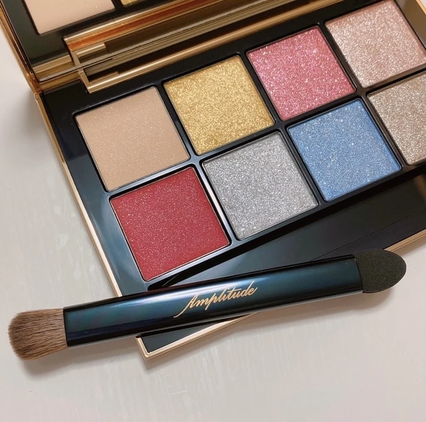 【クリスマスコフレ2021】【限定】発売当初欠品も、再入荷！《アンプリチュード 》アイシャドウパレットをスウォッチ&メイク。_4