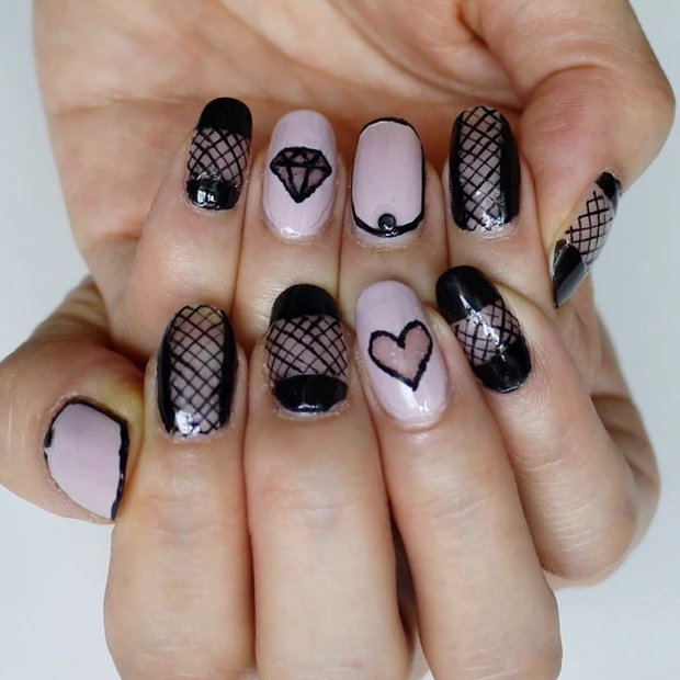 スタイリッシュに涼し気に☆ 夏の定番シースルーネイル！【ギ☆のセルフネイ…