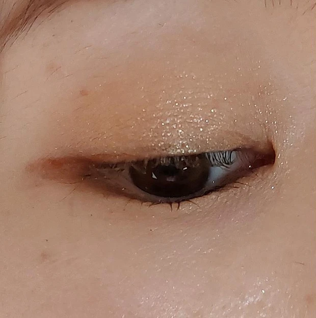 ビタートーンアイシャドウ 03 ビスケットブラウンのメイク