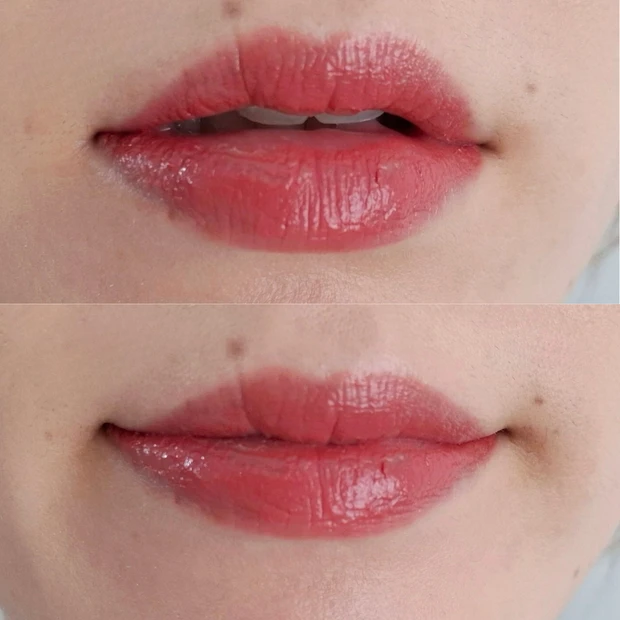 226 ダーリンブラッシュを唇に塗った画像