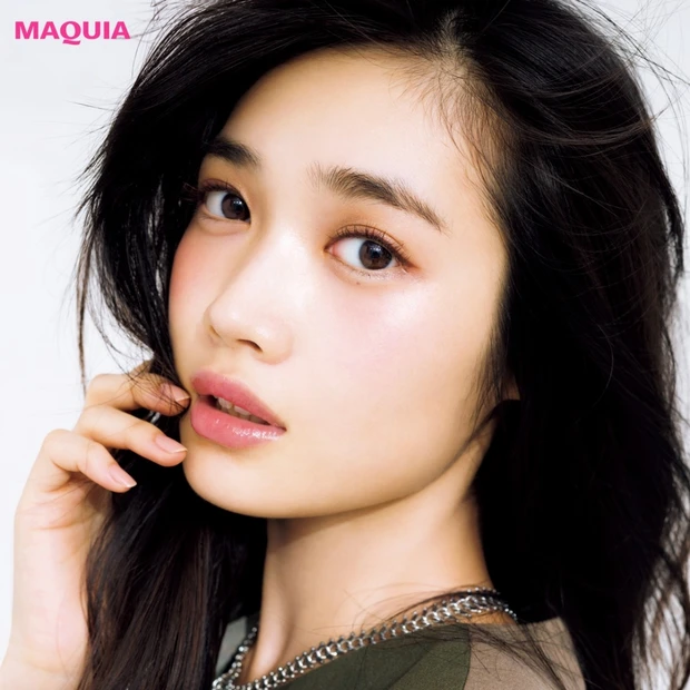 美容賢者が断言！ この秋のトレンドは、肌の層から光を放つような【秘めツヤ…