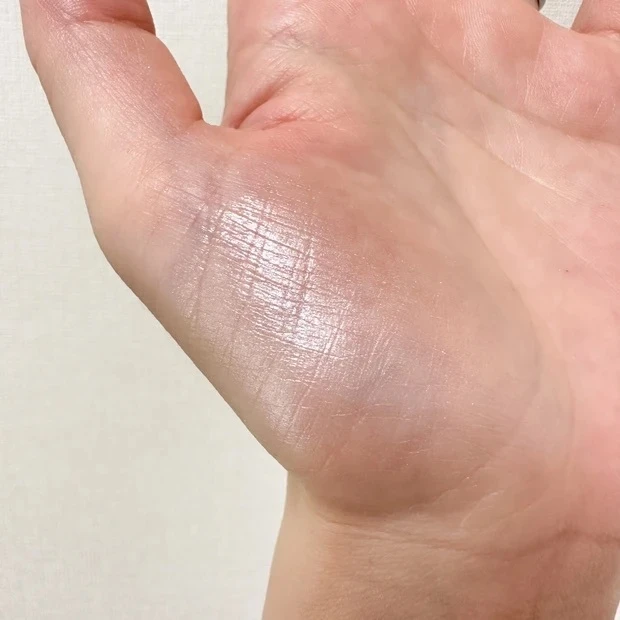 フェイスグロウカラーマキアインフルエンサーSatoスウォッチハイライトカラー