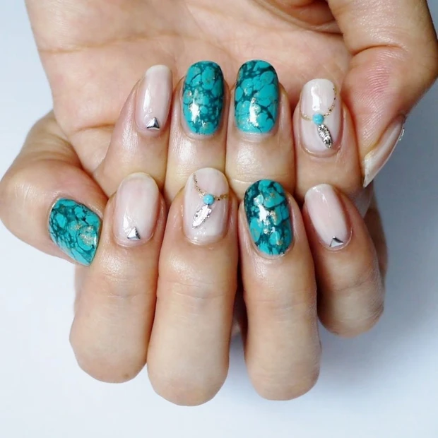 セルフでもリアルに仕上がる! 夏の定番ターコイズネイル【ギ☆のセルフネイ…