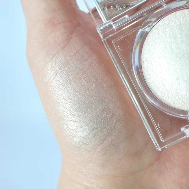 キャンメイク ムーングロウハイライター 01 ムーングロウホワイト