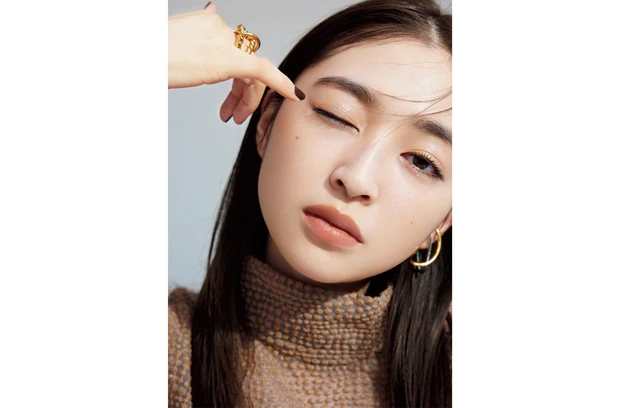 【STEP1】大粒ラメ→【STEP2】黒マスカラで主役級の眼差し