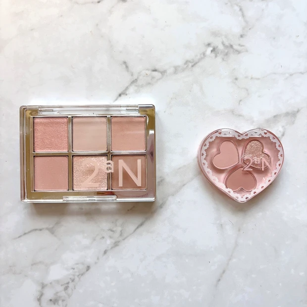 ベターミーアイパレットとラブクローバーパレットの比較画像