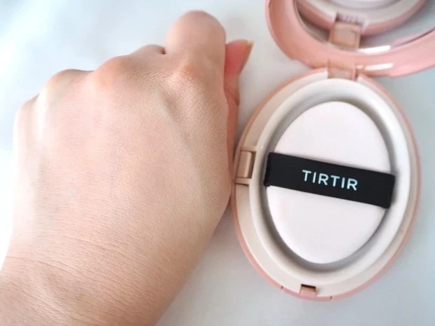 「マスク フィット オールカバー クッション」スウォッチ