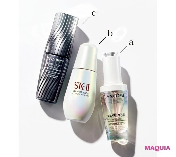 神崎 恵さんおすすめのお悩み・パーツ別エイジングケアコスメ_シミ・くすみケア_クラリフィック ブライトニング セラム［医薬部外品］ 30ml ￥16500／ランコム_ジェノプティクス ウルトオーラ エッセンス［医薬部外品］ 50ml ￥31350／SK-Ⅱ_ホワイトロジスト ネオジェネシス ブライトニング コンセントレイト［医薬部外品］ 40ml ￥16500／コスメデコルテ