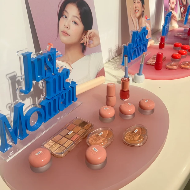 fwee(フィー)アジト東京 店内