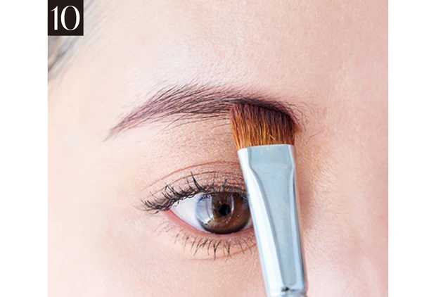 衛藤美彩さんのセルフメイクプロセス10