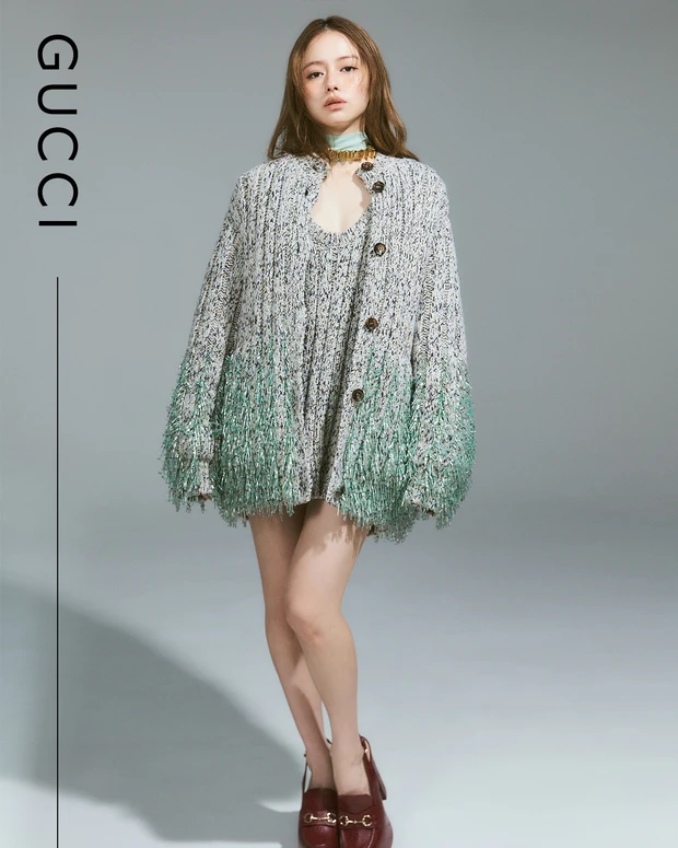 リップライナーとグロスの合わせ技で上品なボリュームリップに。山本舞香さんが【GUCCI】のクチュール仕立てのセットアップでセンシュアルに