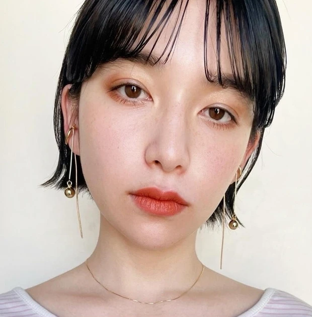 【2位】まわりと差がつく【大人のショートボブヘア2022】暗髪×外ハネで作るヘルシー美人スタイル