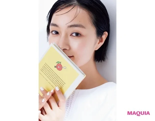 おすすめのカラーアイライナー・ブルー_透けツヤ眉＋目頭ラインでクリアなミニマムEye