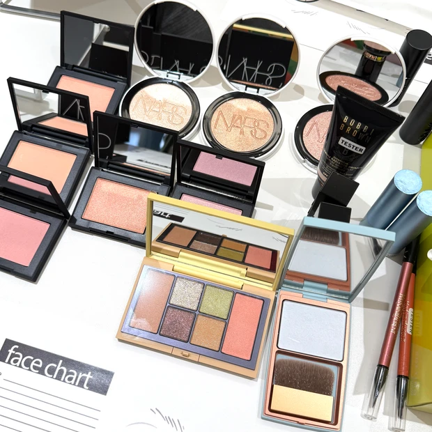 マキアサロン 走るマキアサロン ホリデーコスメ MAQUIA