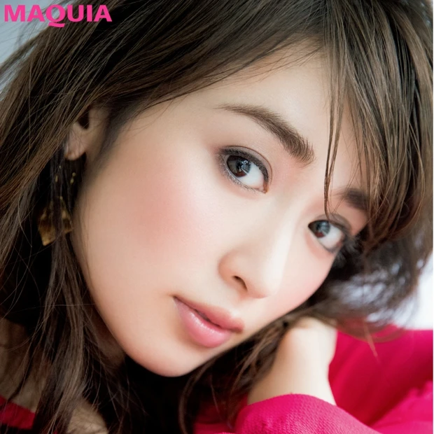 ブルベ肌さんはグレイッシュモーヴが正解！ 青みピンクを組み合わせた泉里香…