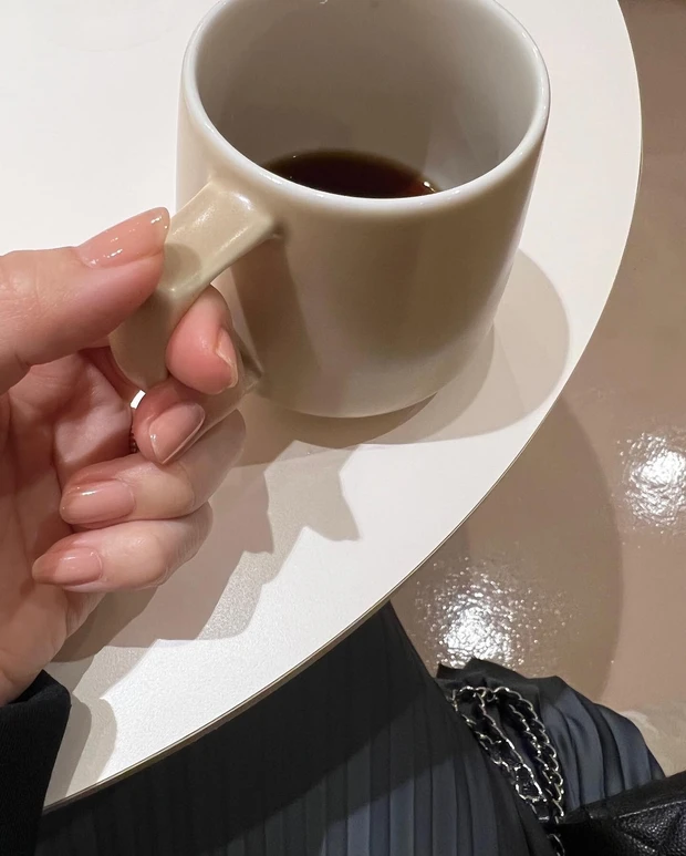 ネイルカラー＆ネイルケアは「エルメス」で_5_1