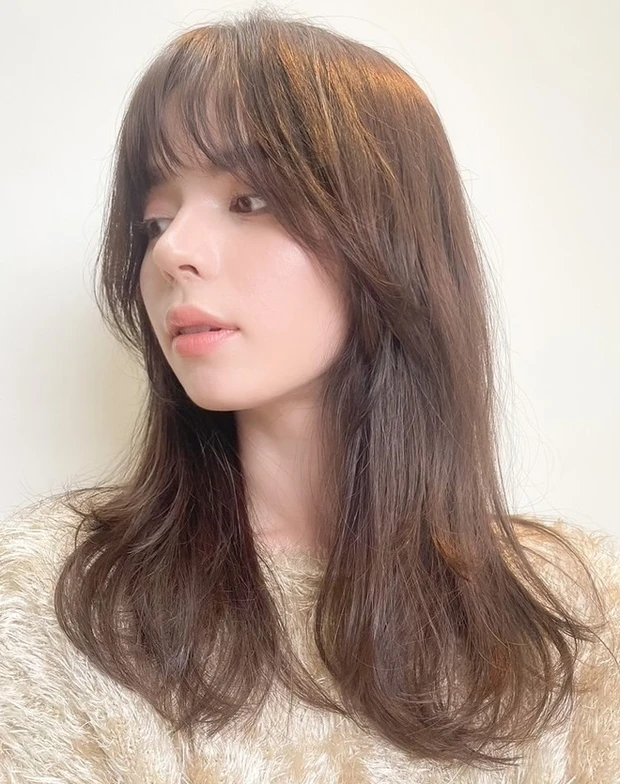 ミディアム ヘア 髪型 ヘアスタイル 前髪あり ヘアカラー