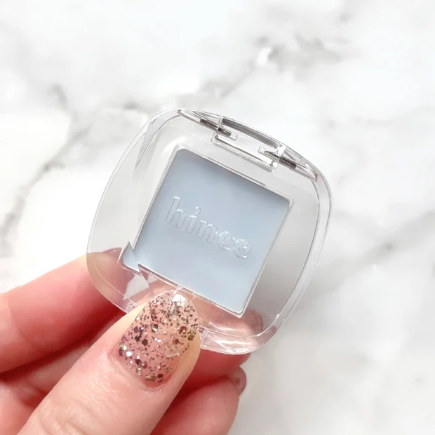 アイシャドウの発色をよくするアイプライマー