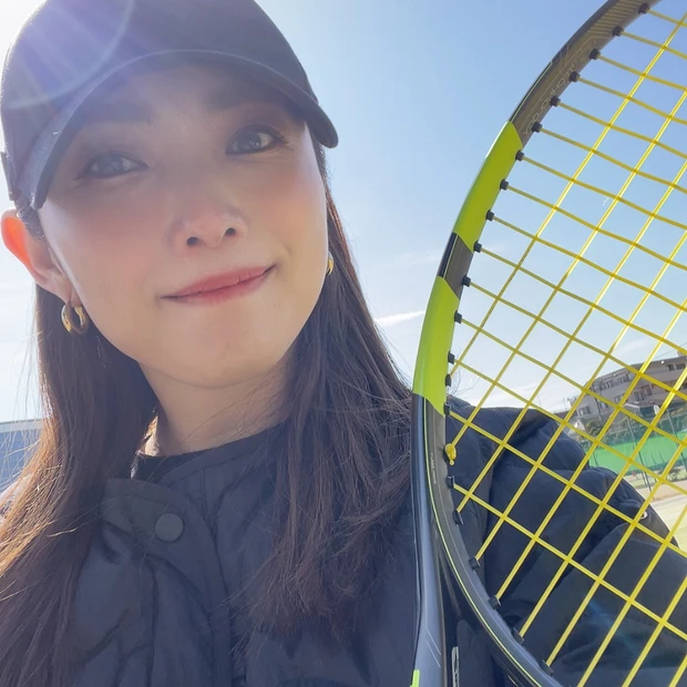 4月からマキアトップ ビューティーズとして活動することになりましたTOMOYOです！ 

新作デパコス情報やテーマ別メイクなど、“今いちばんときめく美容”を発信していきます♡_2