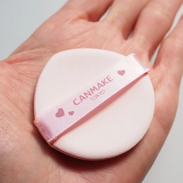「キャンメイク フィットグロウクッション」のパフ