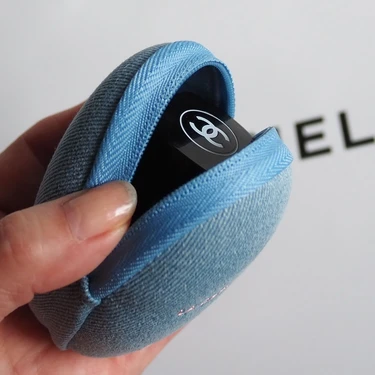 「ラ クレーム マン デニム」のポーチの収納力