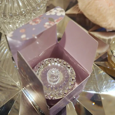 「ジルスチュアート サクラブーケ エターナル アイビジュー」の外パケ