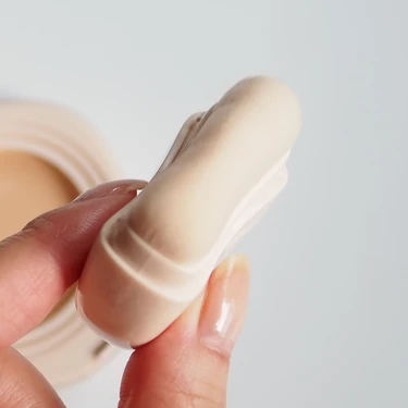 「WAKEMAKE ウォーターグロウコーティングバーム」のブラシ