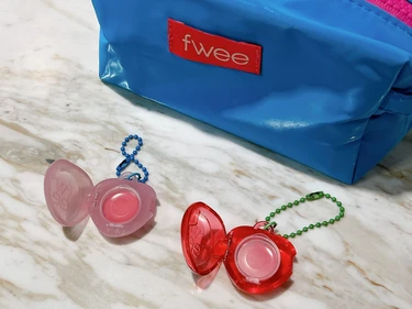 「fwee Agit 聖水」ノベルティ「ジェリーキーリング」