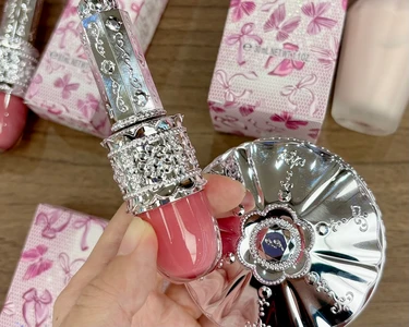 ⭐︎発売日前⭐︎思わずパケ買い!クリスマスコフレ4選_6_3