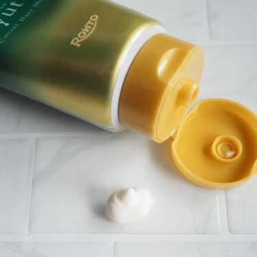 「ギュットコルセットヘアマスク」のテクスチャー