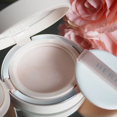 「HERAリフレクション スキン グロウ クッション ファンデーション＜00N1 ダイヤ＞」