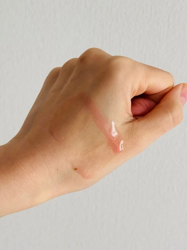 メディキューブのPDRNピンクアンプルのテクスチャー