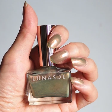 ネイルポリッシュ＜EX54 Iridescent Haze＞のスウォッチ