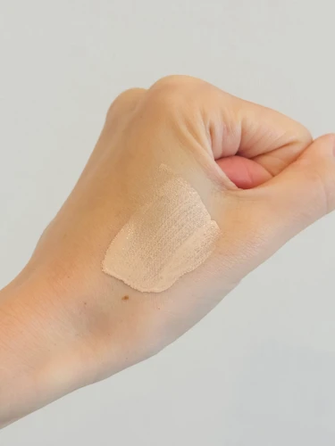 SHISEIDOのエッセンス スキングロウ ファンデーションのテクスチャー