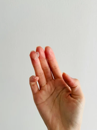 アリィーのUVヘアカラーロックバームのテクスチャー