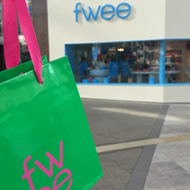 fwee フィー アジト 日本 神戸 関西 三宮 韓国 コスメ グロス twice ナヨン