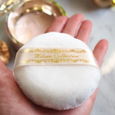 「ミラノコレクション フェースアップパウダー2026」のパフ