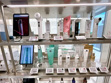 美顔器コーナー（メディキューブ、リジュラン）