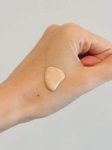 SHISEIDOのエッセンス スキングロウ ファンデーションのテクスチャー