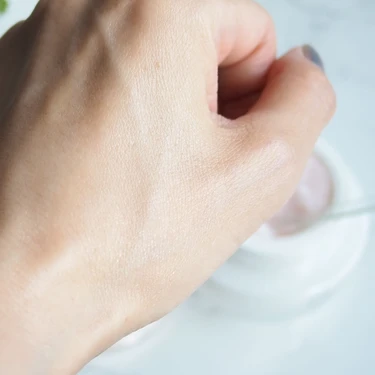 「ブライトニング スキンケアパウダー」のテクスチャー