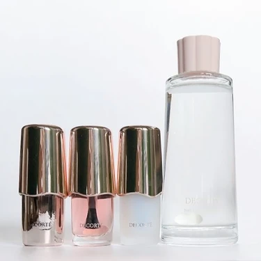 「クリスタルラッカー」「ロージーラッカー」「リペア セラム」「トリートメント ネイルリムーバー」