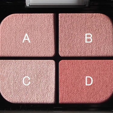 「ケイト バウンシーチークシャドウ」の発色