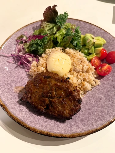 ナチュラルビーフのてりたまロコモコ