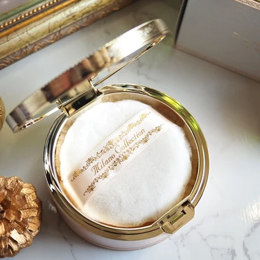 「ミラノコレクション フェースアップパウダー2026」のパフ