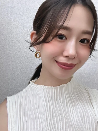 ミディアムボブ　セルフアレンジ　タイト　ローポニー