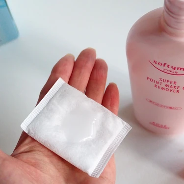 「ソフティモ スーパー ポイントメイクアップリムーバー」の使い方