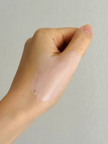 インウイのフィックスプライマーのテクスチャー