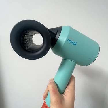 ダイソン Supersonic Nural Shine ヘアドライヤーとは？_3種のアタッチメントの特徴_ツヤ出しツール_2